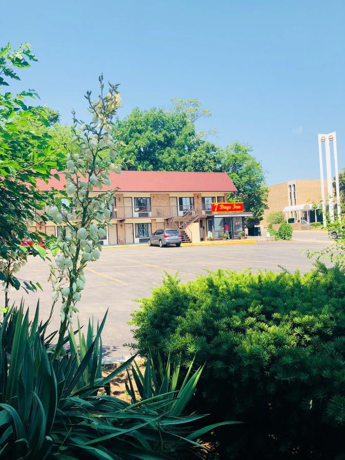7 Days Inn Niagara Falls Bagian luar foto