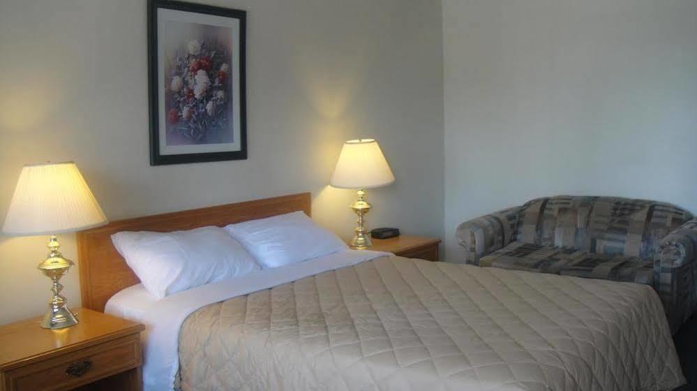 7 Days Inn Niagara Falls Bagian luar foto